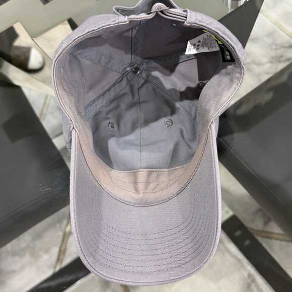 Nike Light Gray Cap with White Logo - Picture 4 of 7